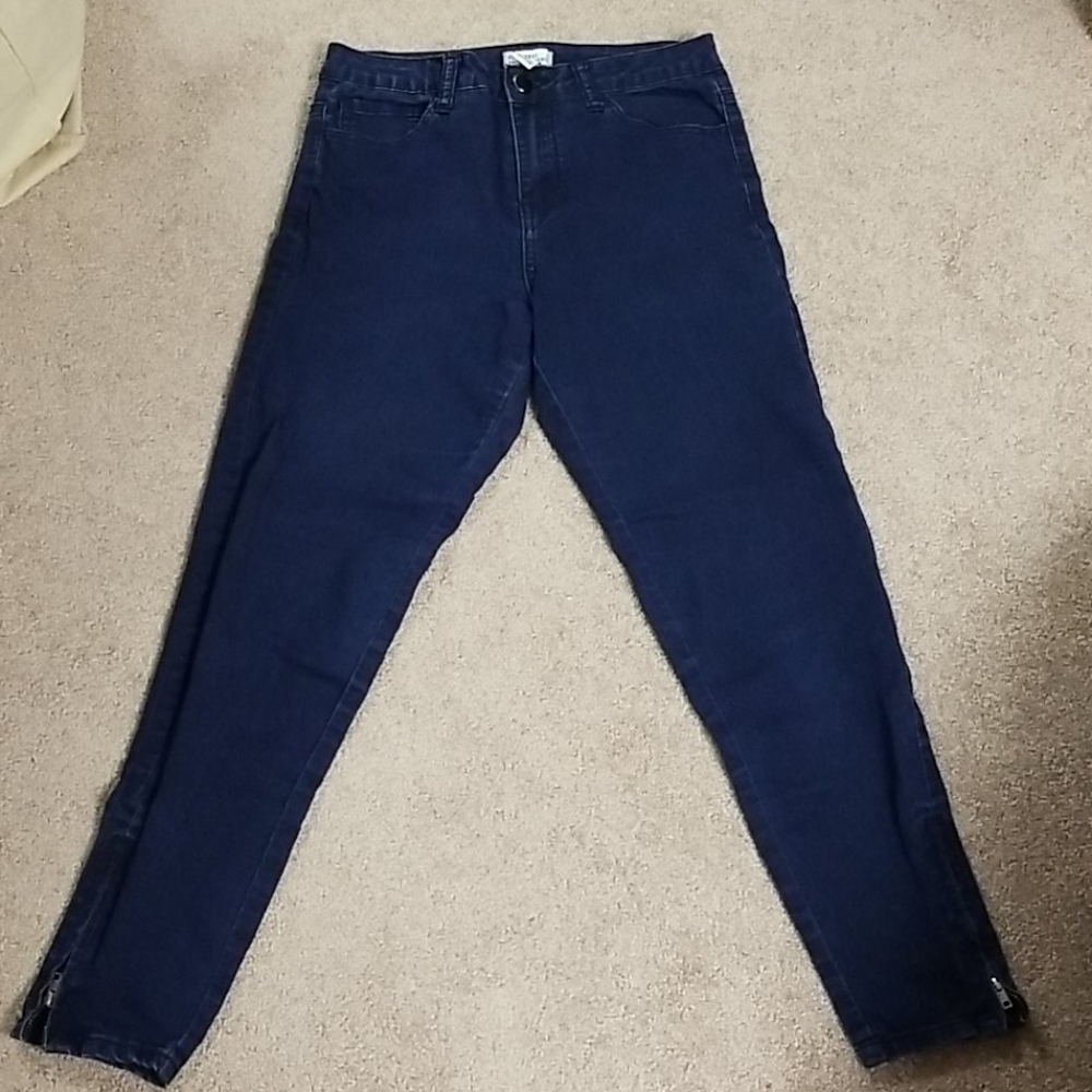 3/$20 🎉 Forever 21 jeans w/cuff zips